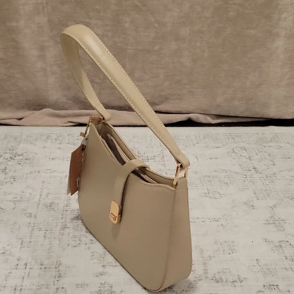 Chic Tan Shoulder Bag - Picture 10 of 15